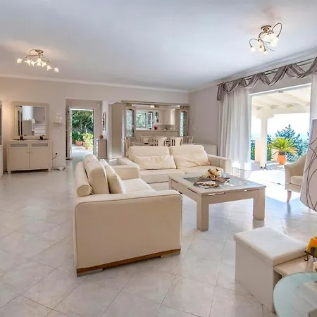 Paxoi Serene Oasis - Mylos Mediterranean Charm Arvanitakeika Exterior photo