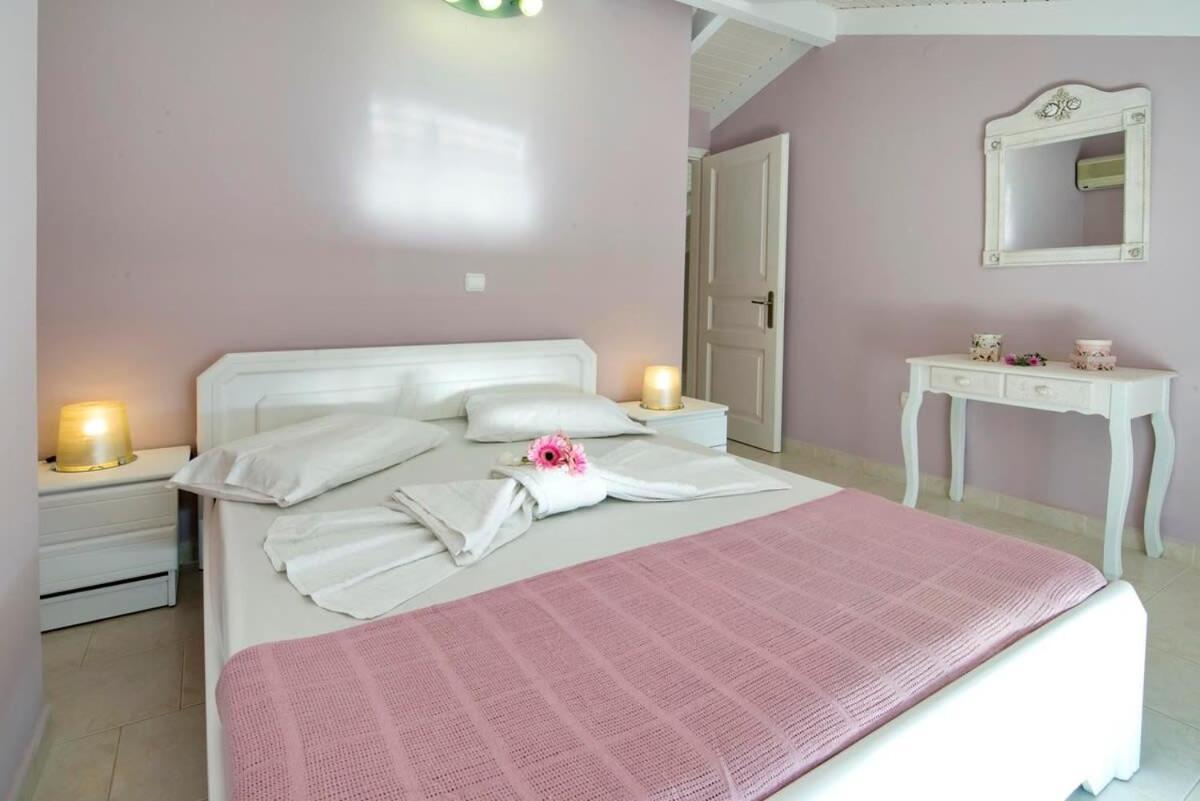 Villa Paxoi Serene Oasis - Mylos Mediterranean Charm Arvanitakeika